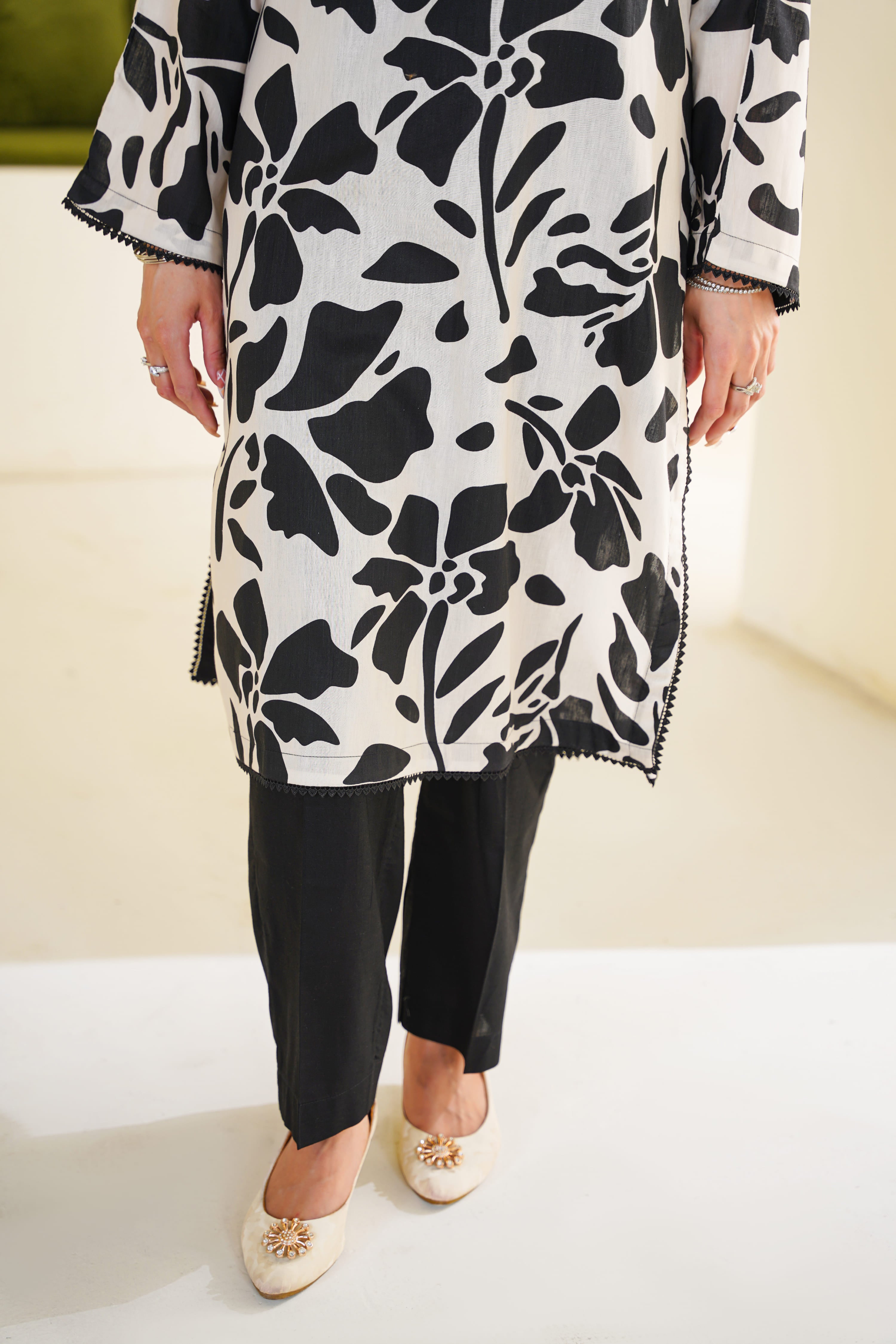 Monochrome | Black & White Bold Lawn Kurti (2pc)