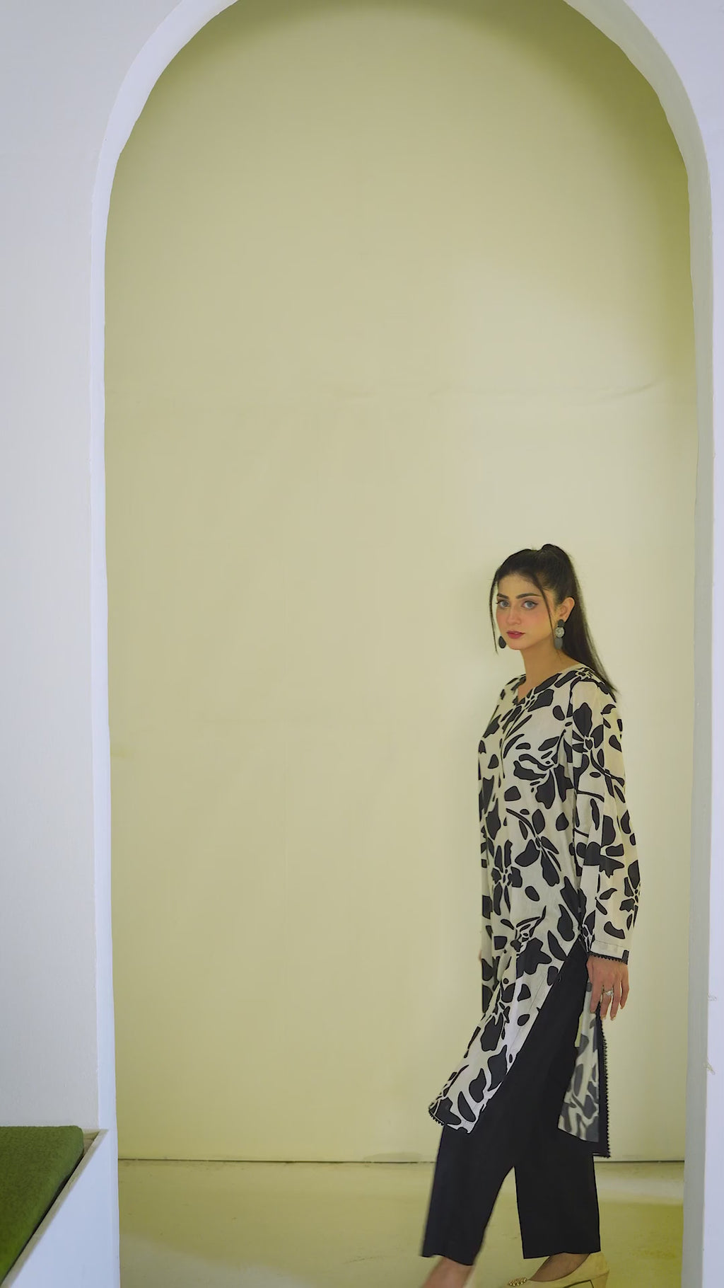 Monochrome | Black & White Bold Lawn Kurti (2pc)
